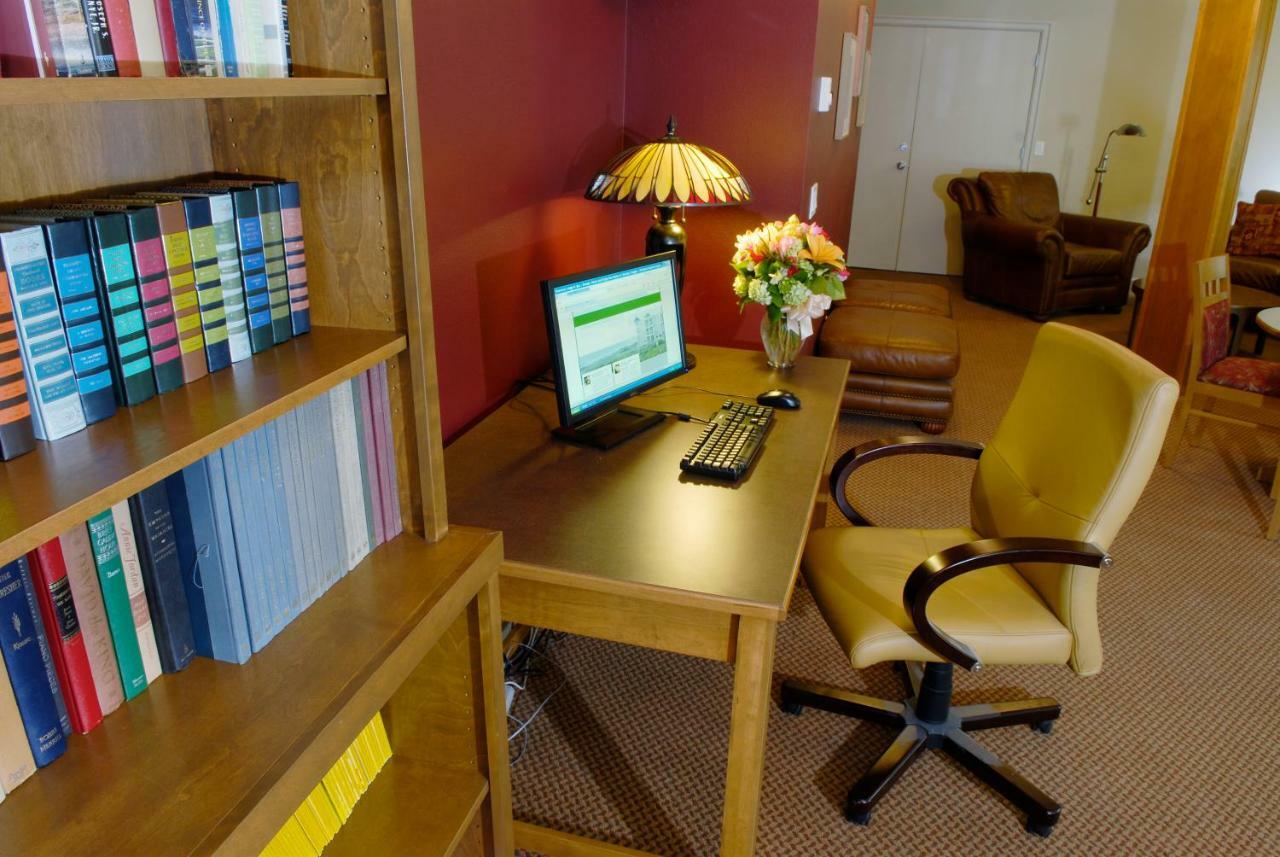 Hotel Overleaf And